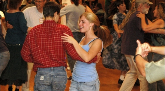 country-two-step-dance-lessons-classes-2-step-with-elite-dance